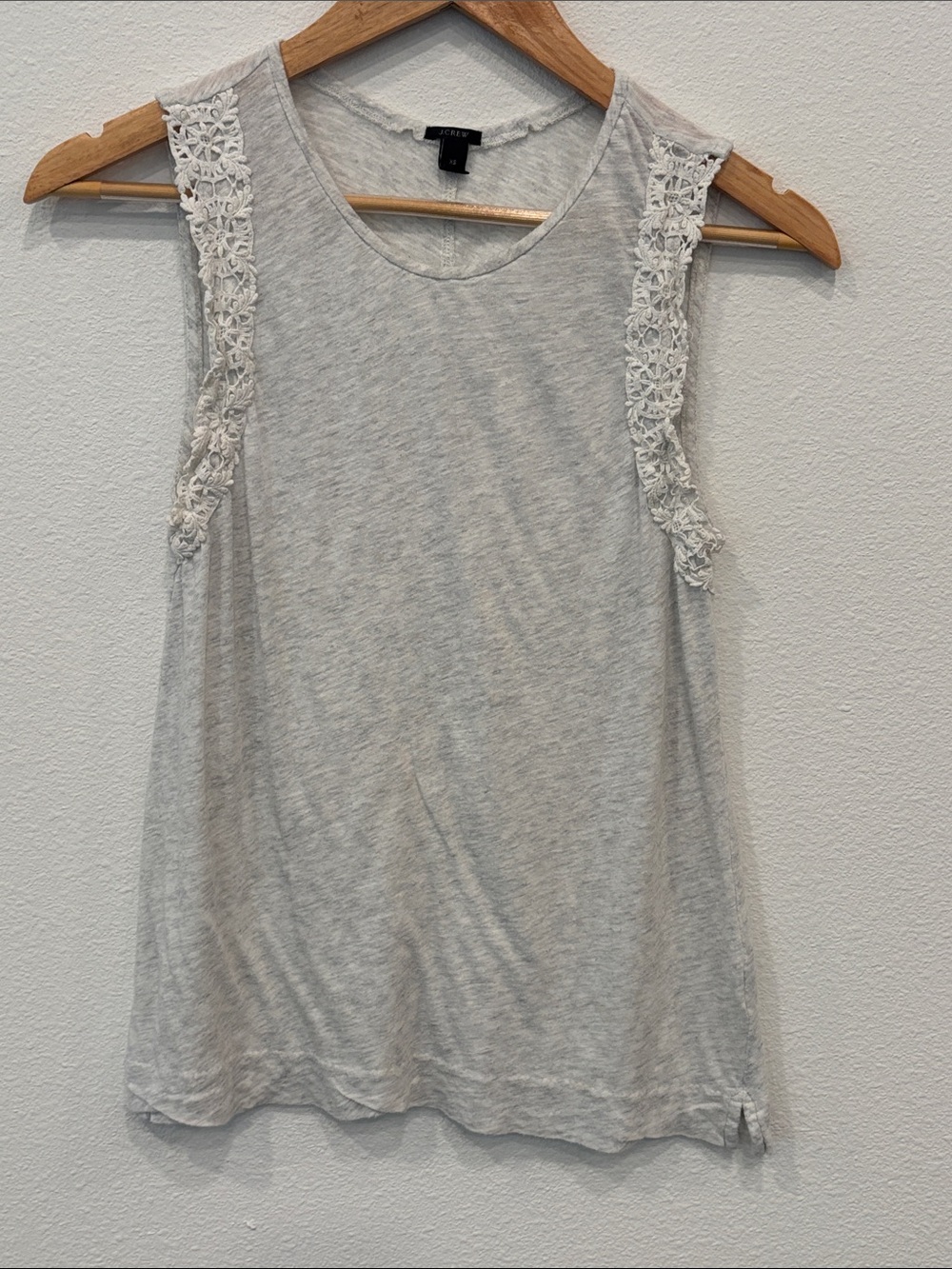 J. Crew Women’s Light Gray Sleeveless Tank with Lace Trim Size XS